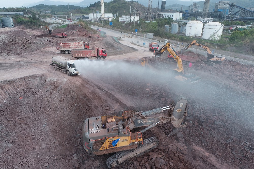不停工、不斷檔，假期建設(shè)忙！
