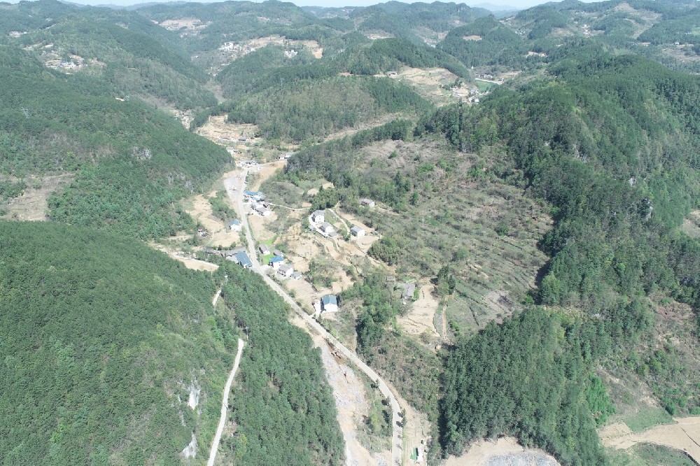 路愈寬，景愈明，可待漫慢行——朝天區(qū)曾家鎮(zhèn)（曾家場(chǎng)鎮(zhèn)至榮樂(lè)養(yǎng)生谷）段道路改建工程建設(shè)側(cè)記