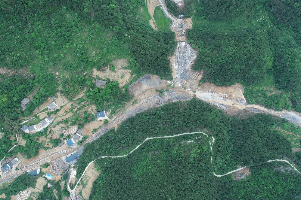 曾榮路改建工程全面提速，跑出建設(shè)“加速度”